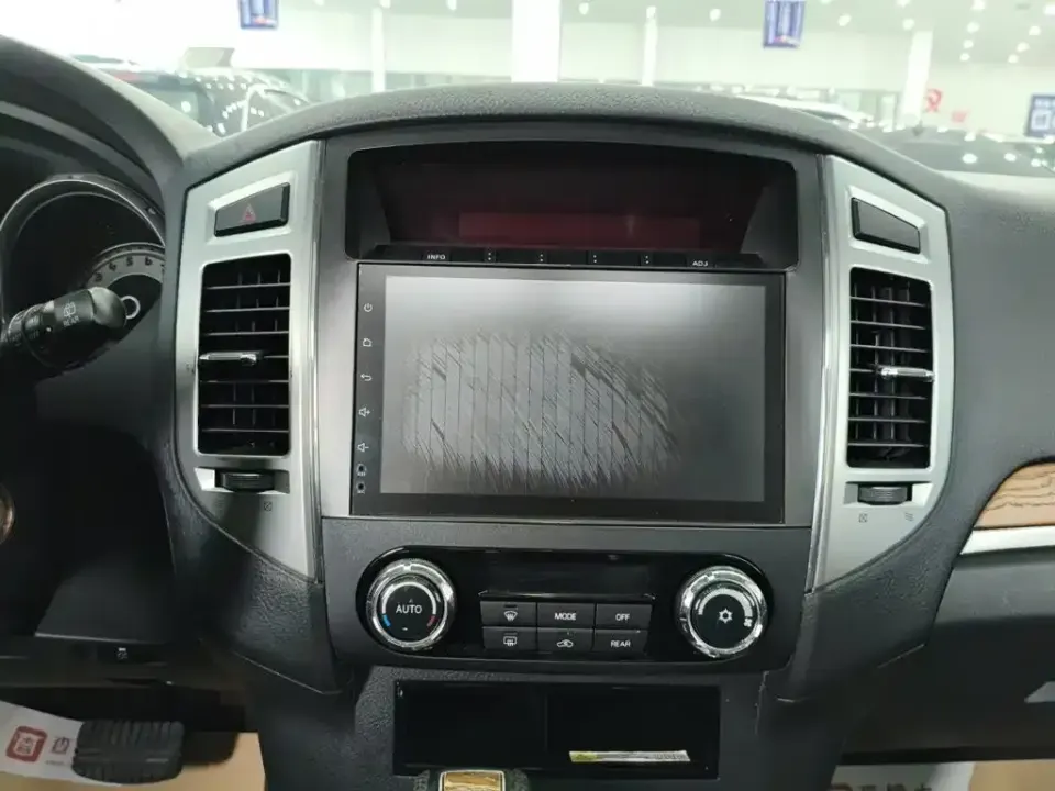 Mitsubishi Pajero (Import)