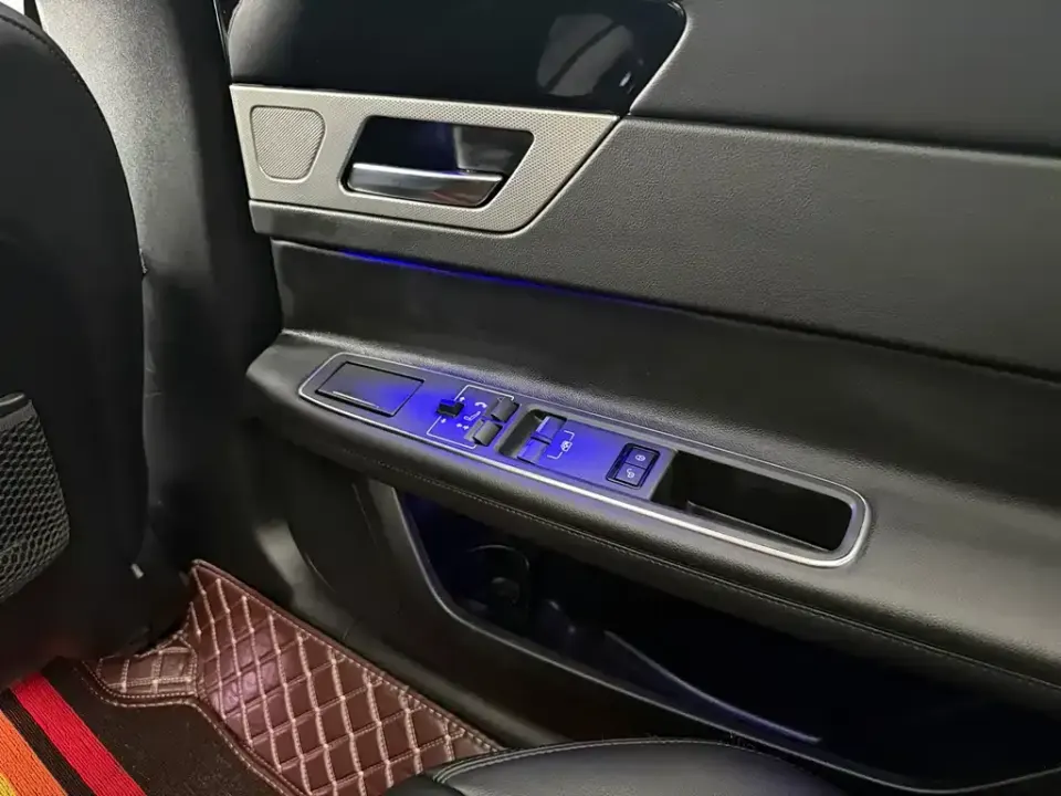 Jaguar XFL