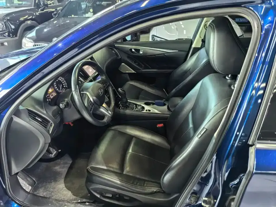 Infiniti Q50L