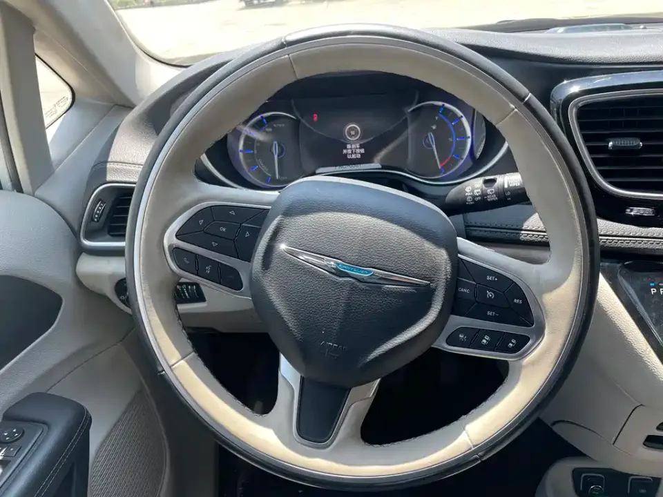 Chrysler Grand Voyager PHEV (Import)