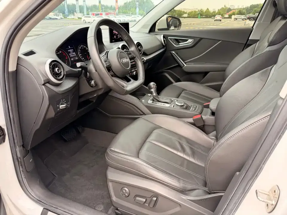 Audi Q2L
