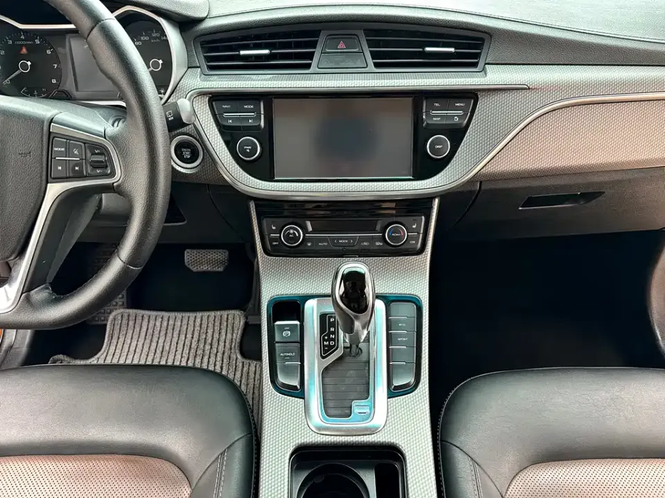 Geely Emgrand GS