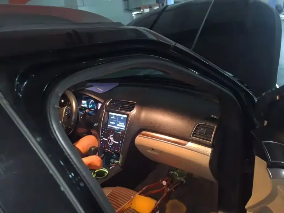 Ford Explorer (Import)