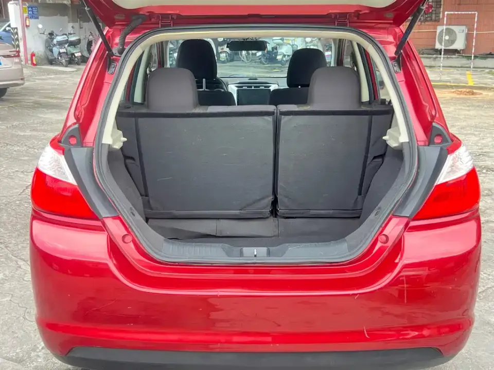 Venucia R50