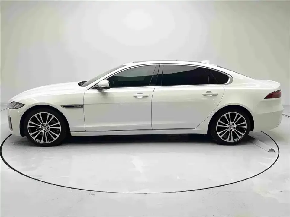 Jaguar XFL