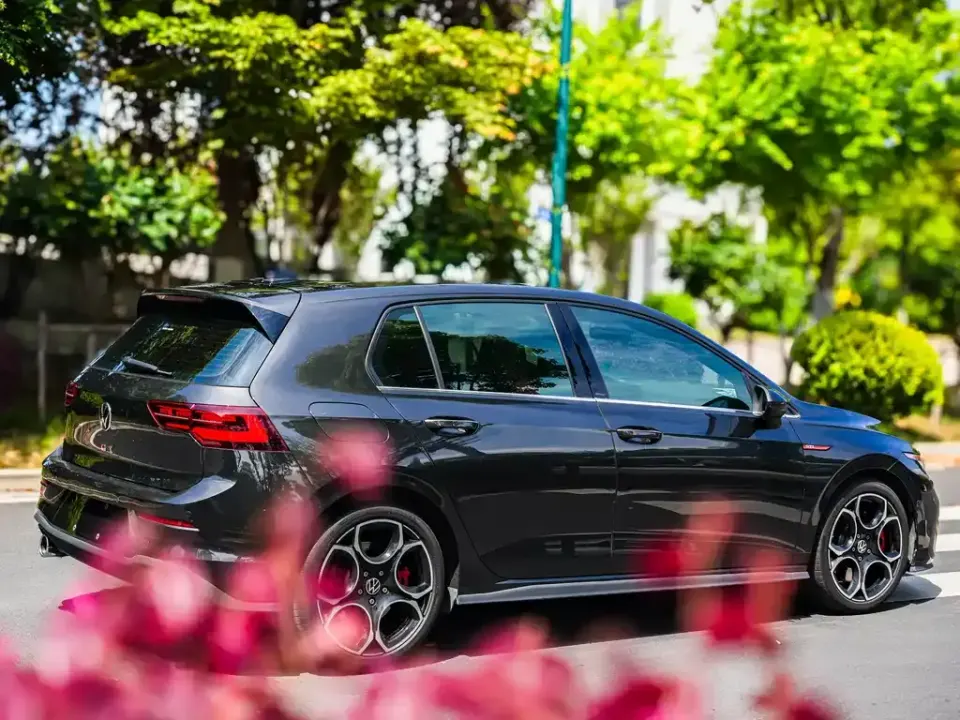 Volkswagen Golf GTI