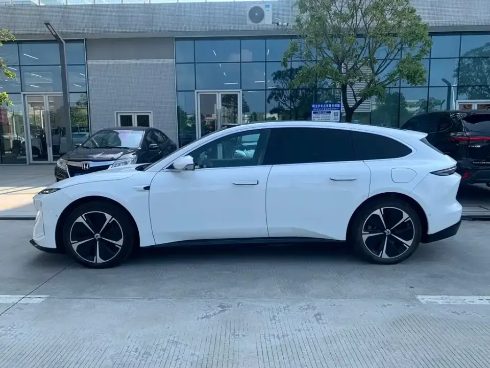 Nio ET5T