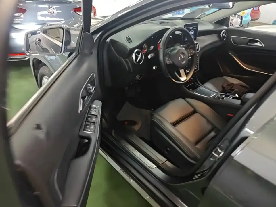 Mercedes-Benz GLA