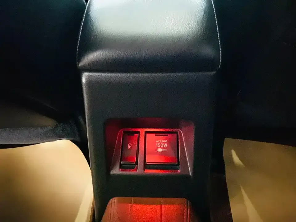 Mitsubishi Pajero Sport (Import)