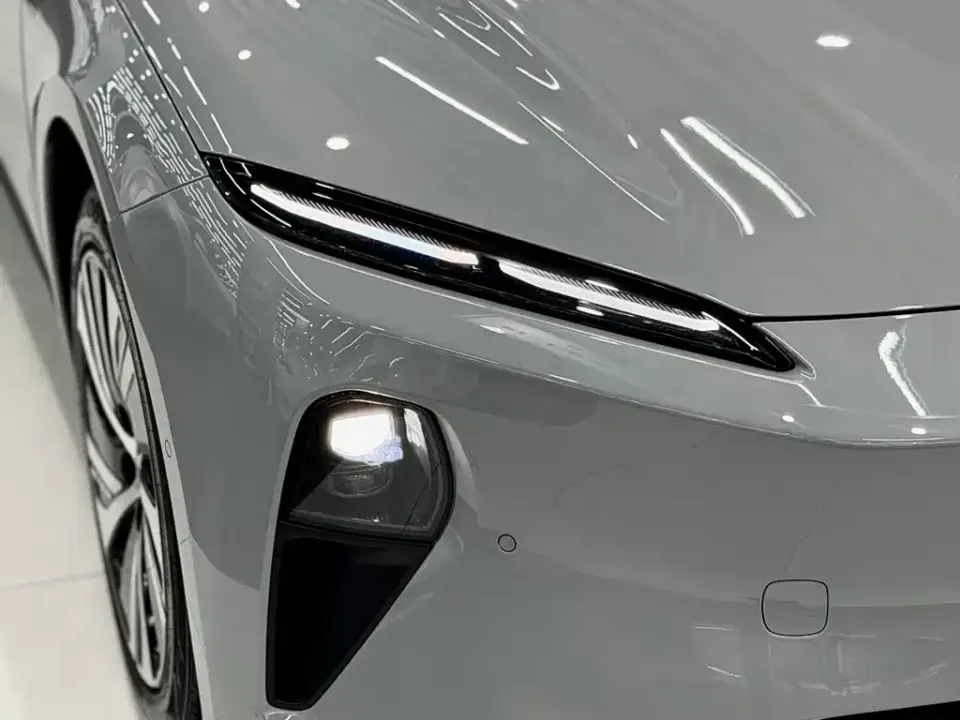 Nio ET5