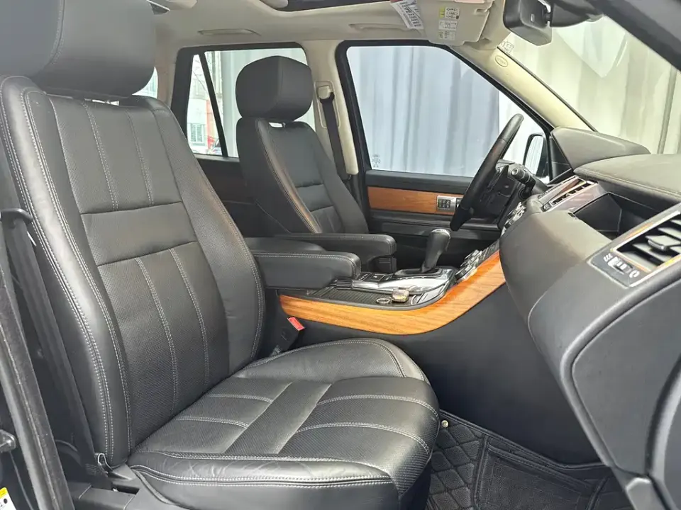 Land Rover Sport