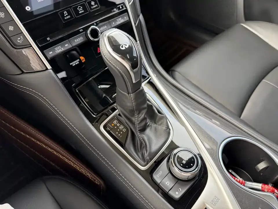 Infiniti Q50L