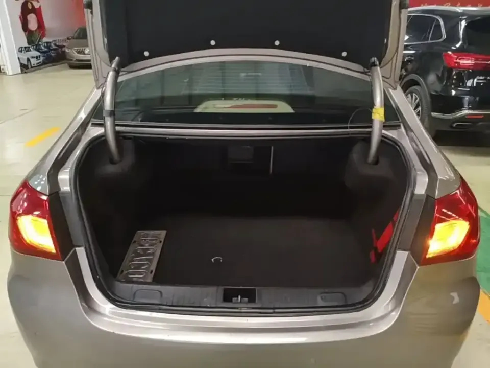 Roewe 950