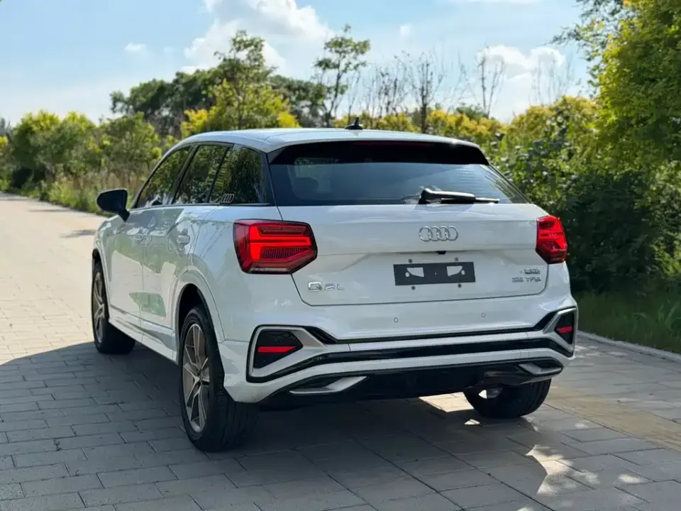 Audi Q2L
