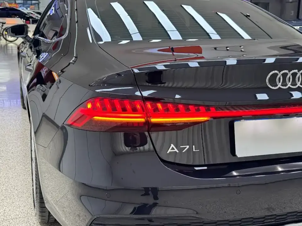 Audi A7L