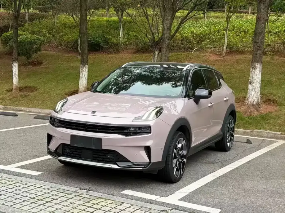 Lynk & Co 06