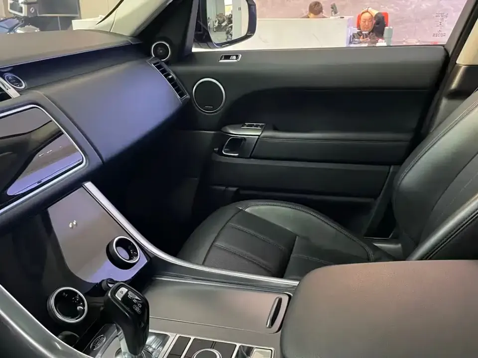 Land Rover Sport