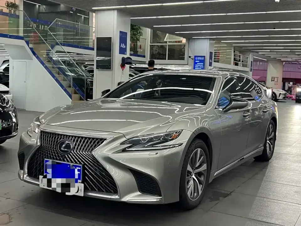 Lexus LS