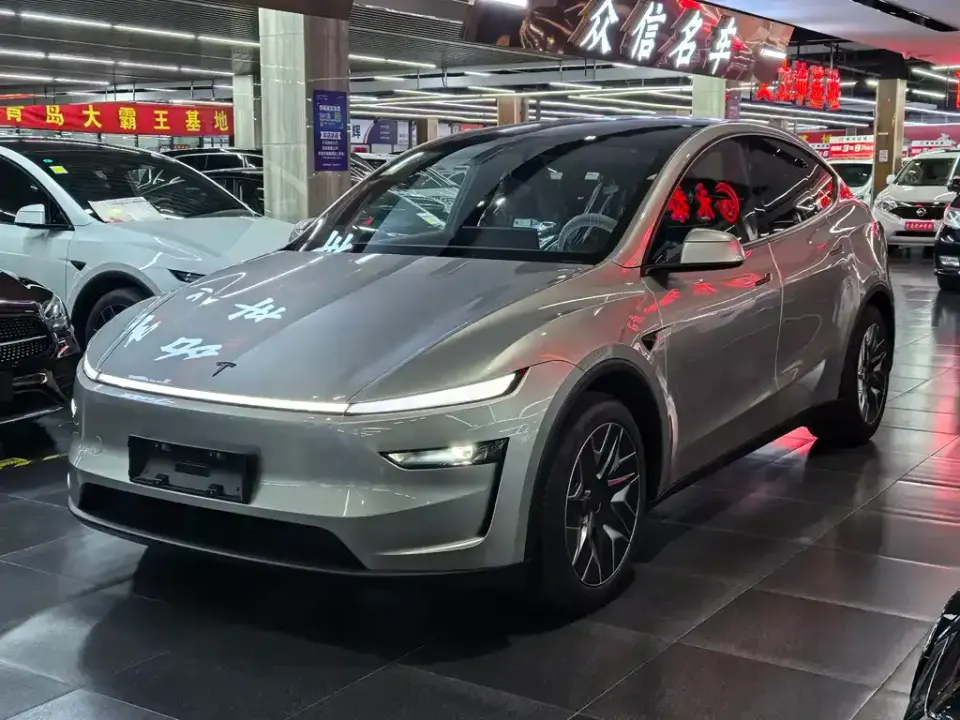 Tesla Model Y L