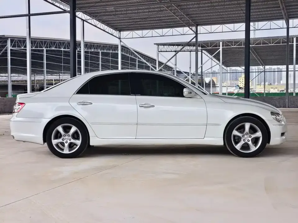 Toyota Reiz