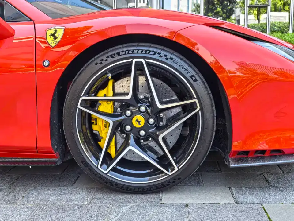 Ferrari F8