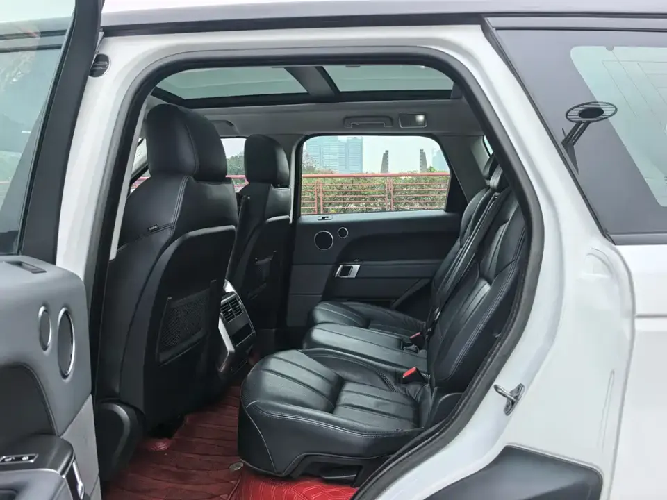 Land Rover Sport