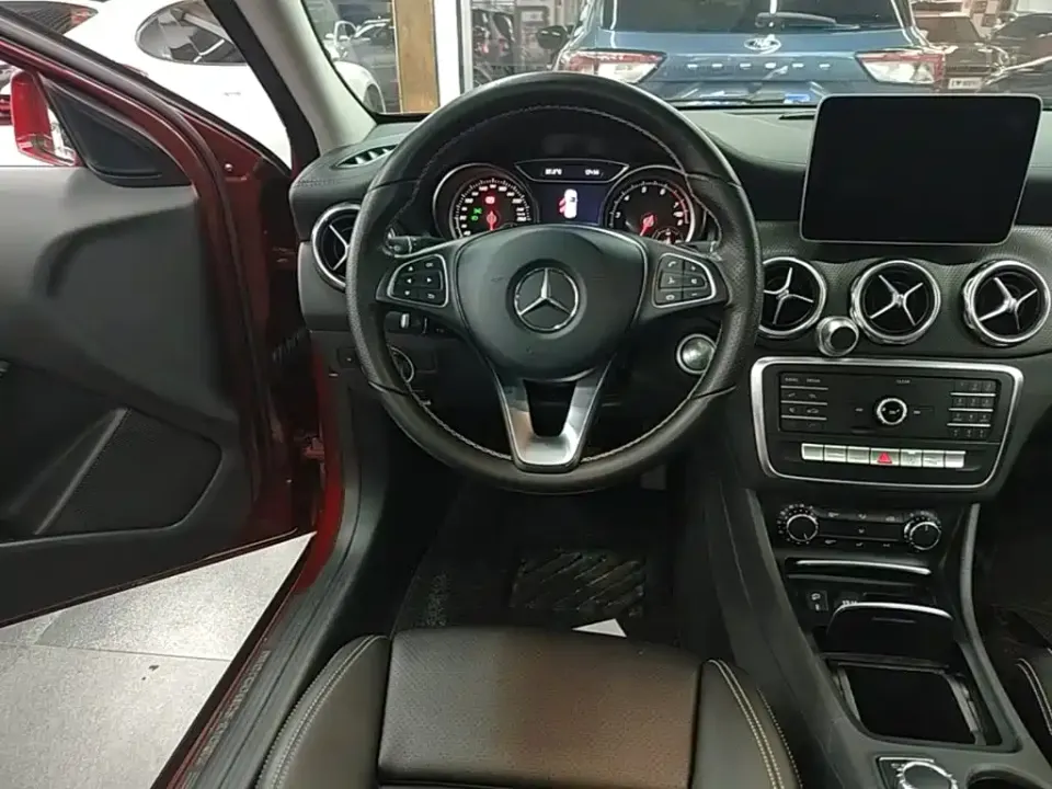 Mercedes-Benz GLA
