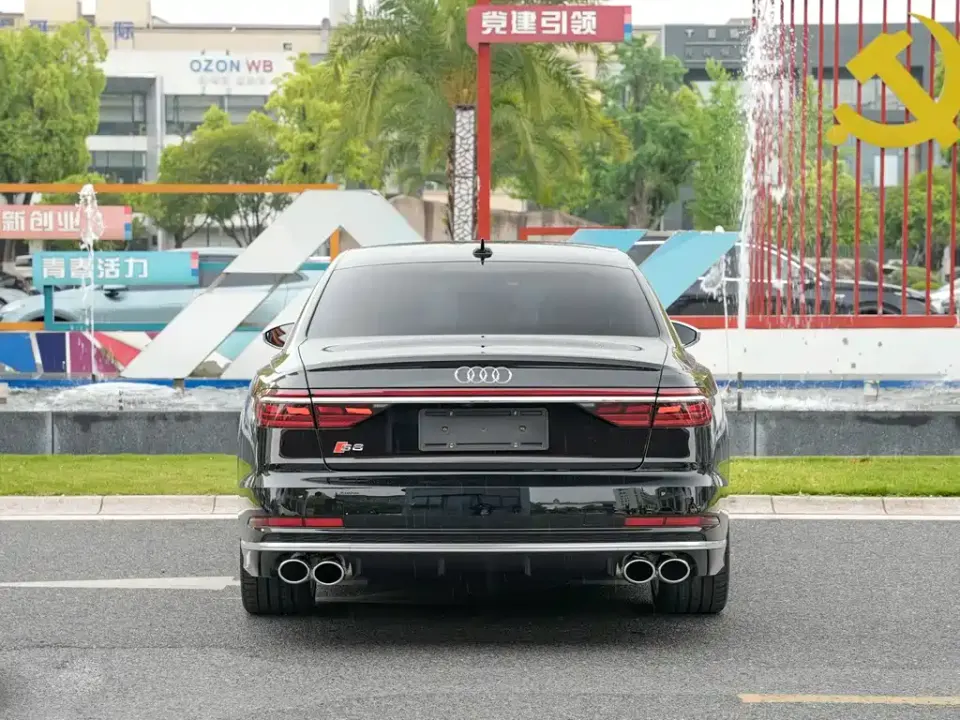 Audi S8