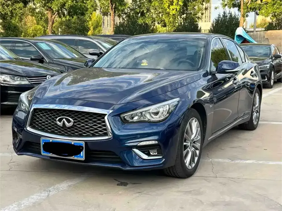 Infiniti Q50L
