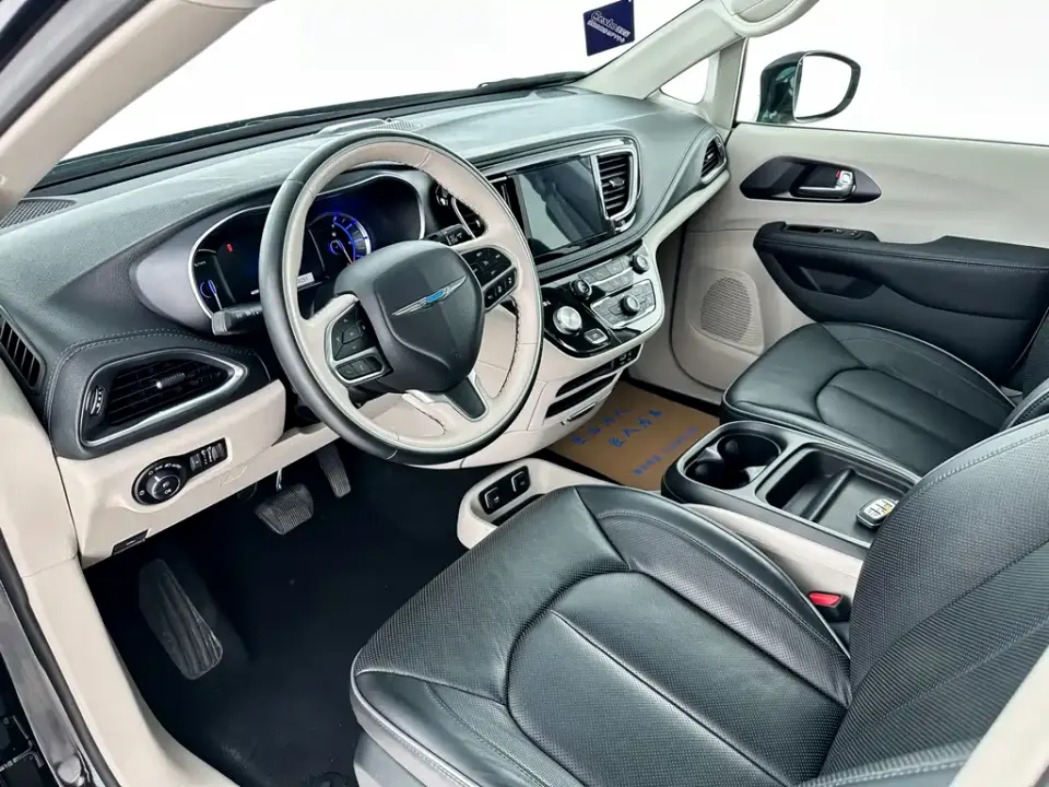 Chrysler Grand Voyager PHEV (Import)