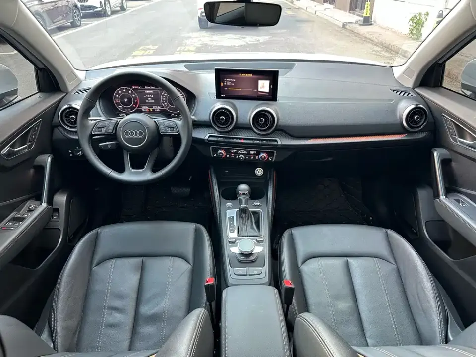 Audi Q2L