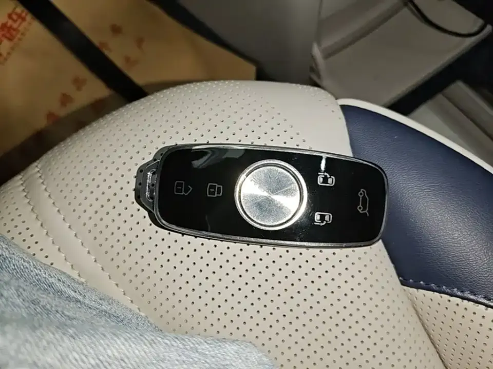 Roewe iMAX8