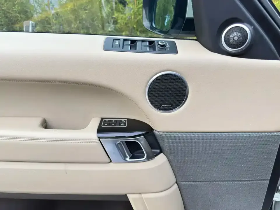Land Rover Sport