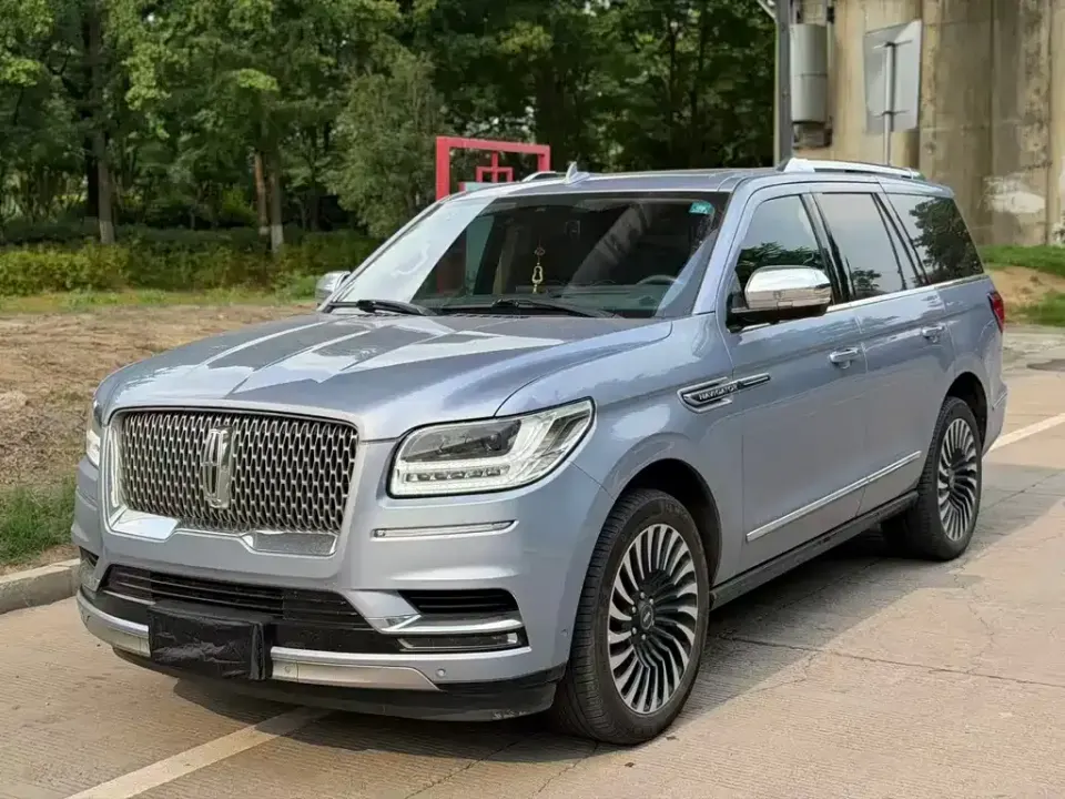 Lincoln Navigator