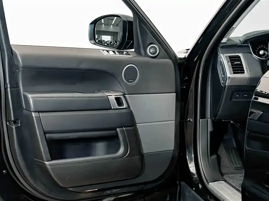 Land Rover Sport