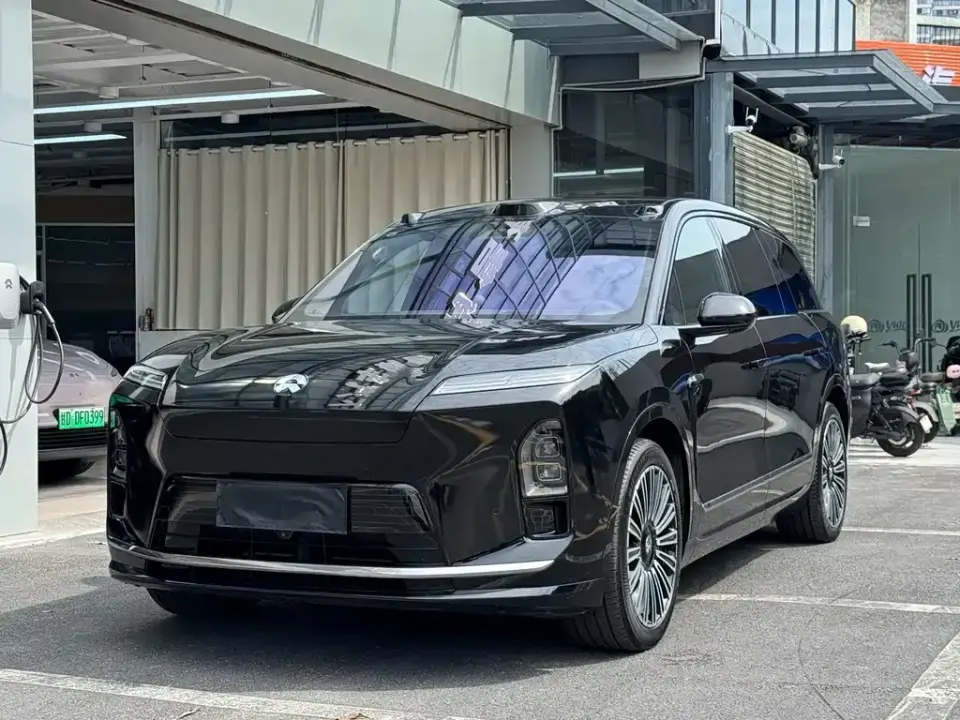 Nio ES8