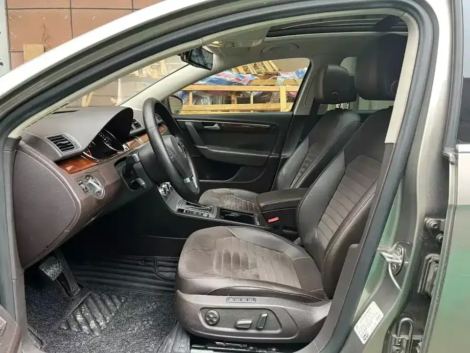 Volkswagen Magotan (Import)