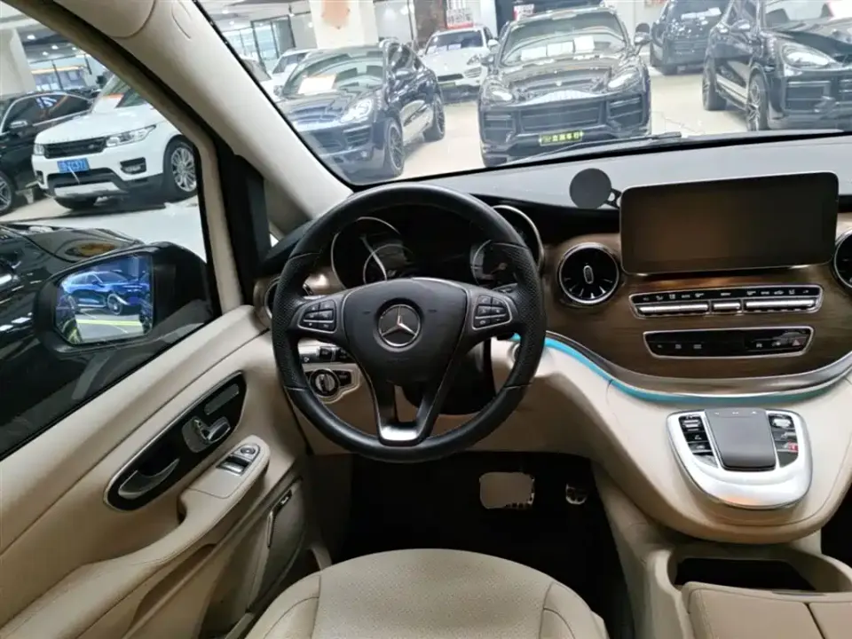 Mercedes-Benz V-Class