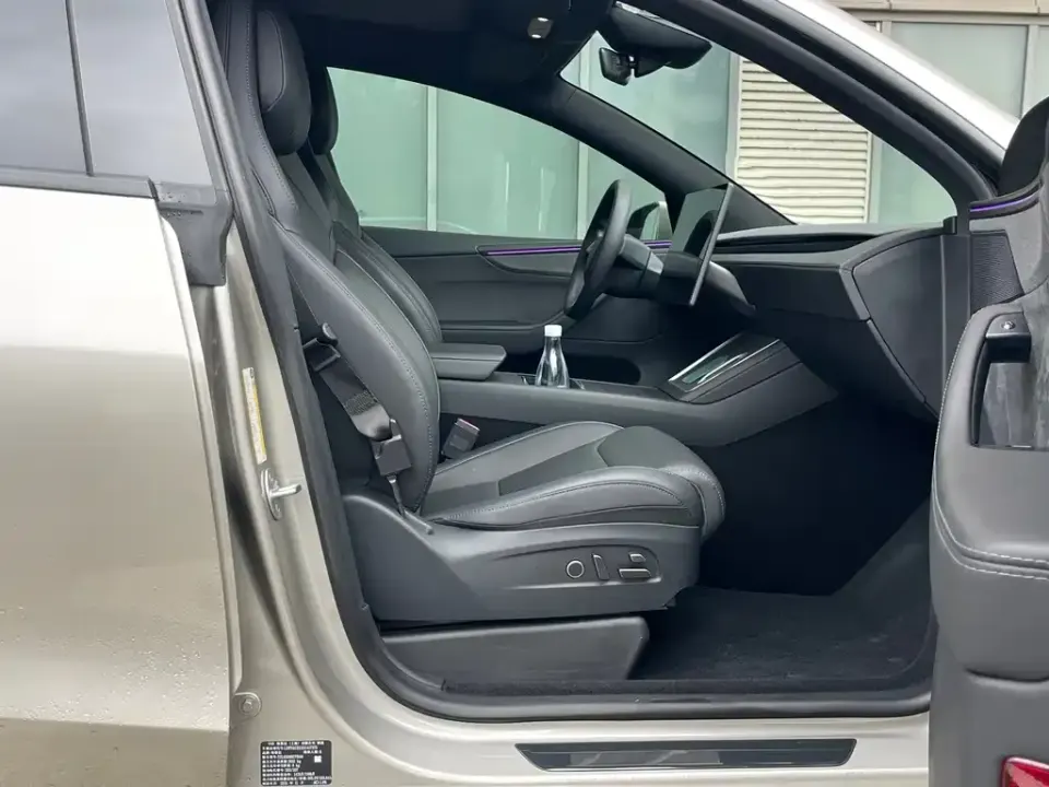 Tesla Model Y L