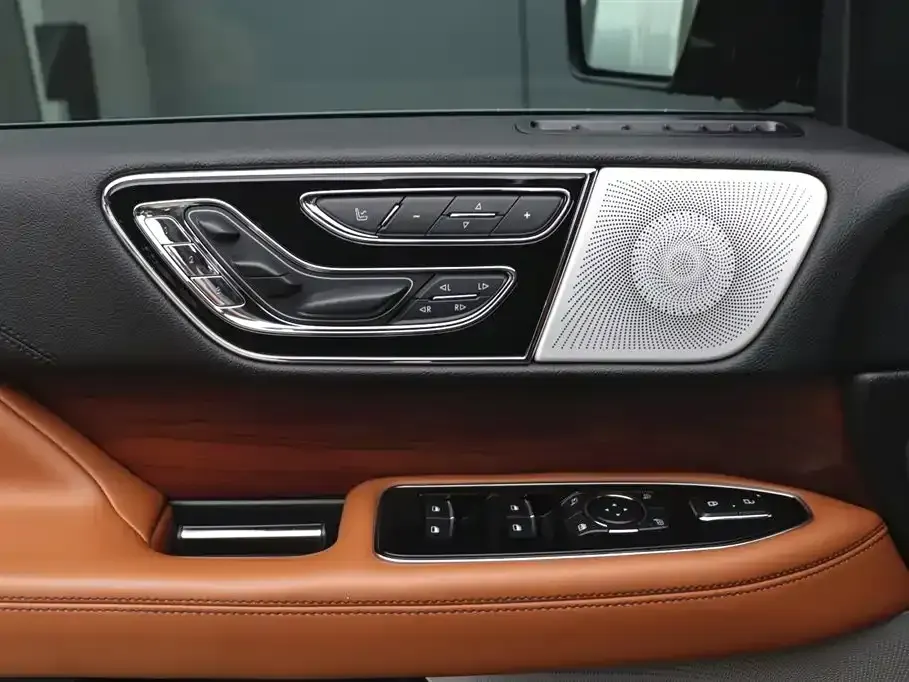 Lincoln Navigator