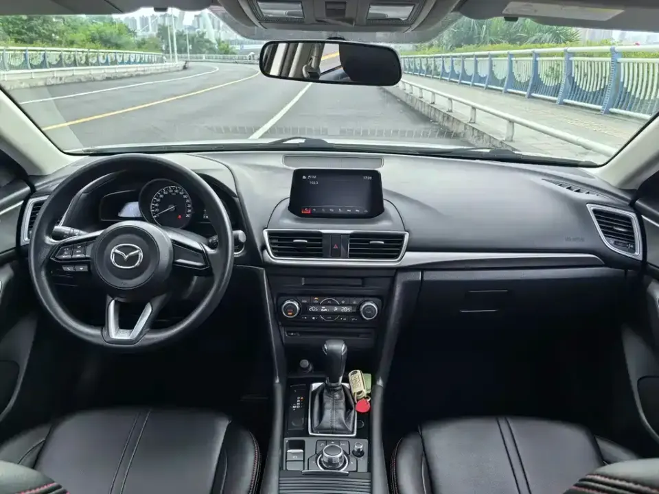 Mazda 3 Axela