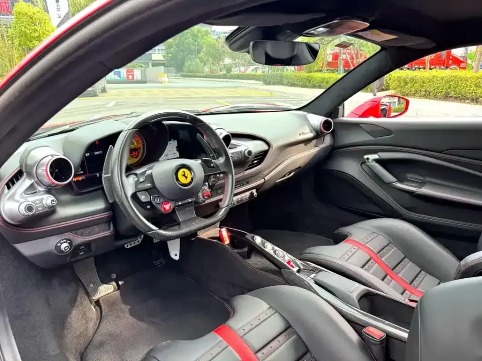 Ferrari F8