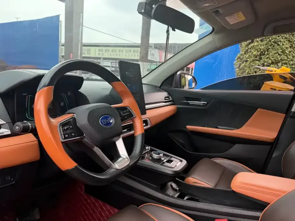BYD e2