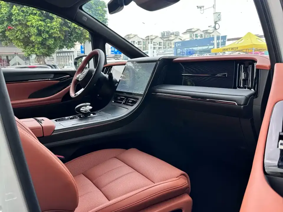 GAC Trumpchi Xiangwang M8