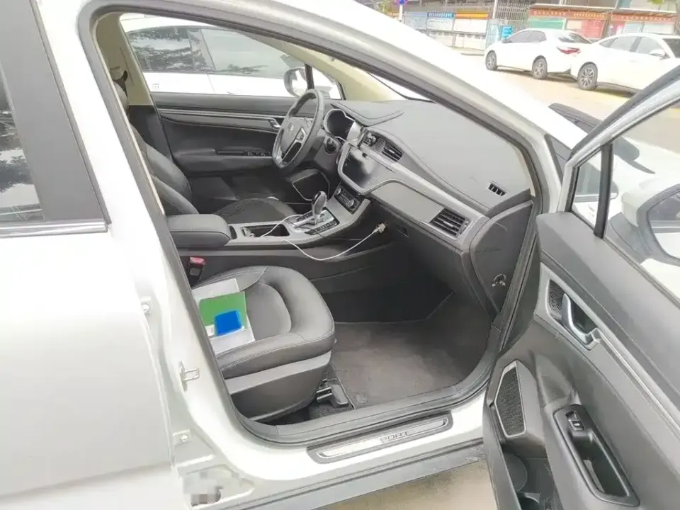 Geely Emgrand GS
