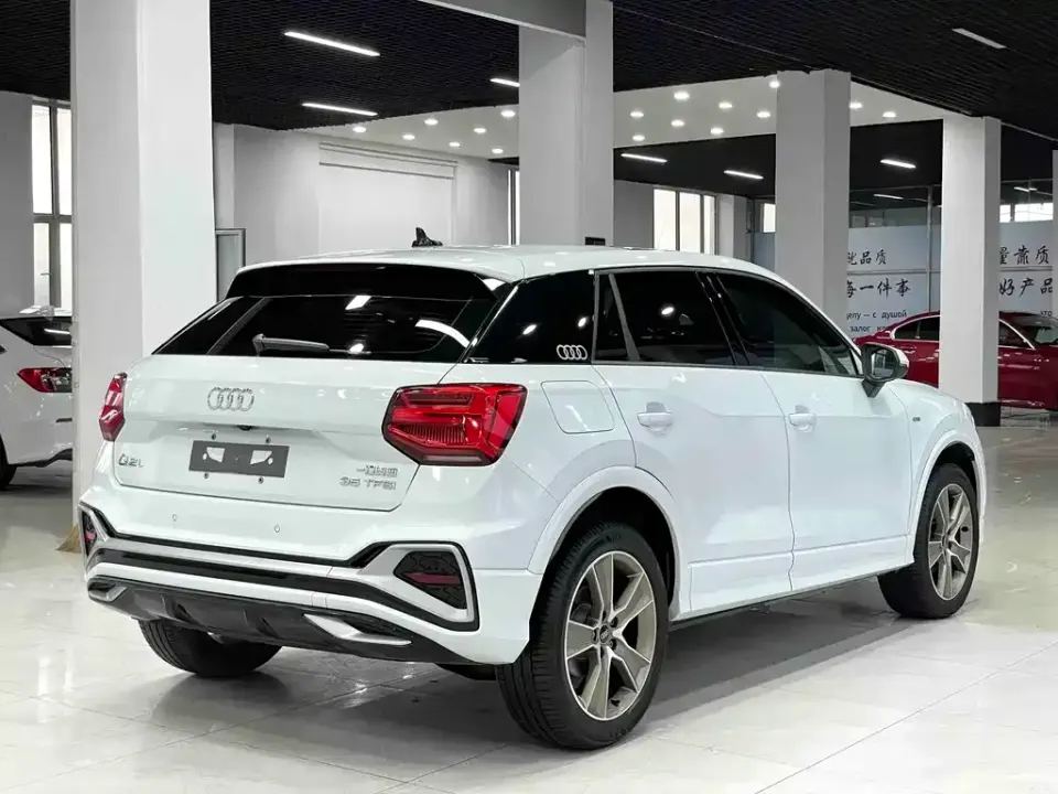 Audi Q2L