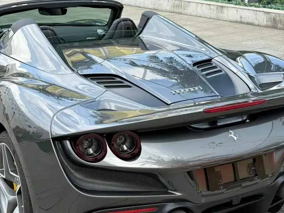 Ferrari F8