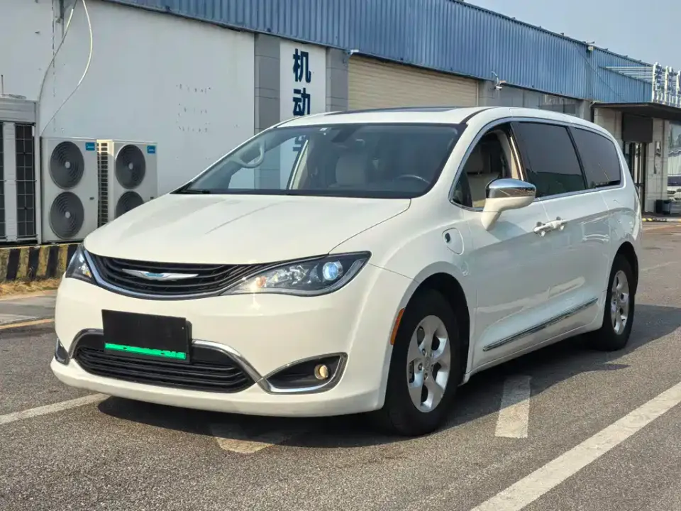 Chrysler Grand Voyager PHEV (Import)