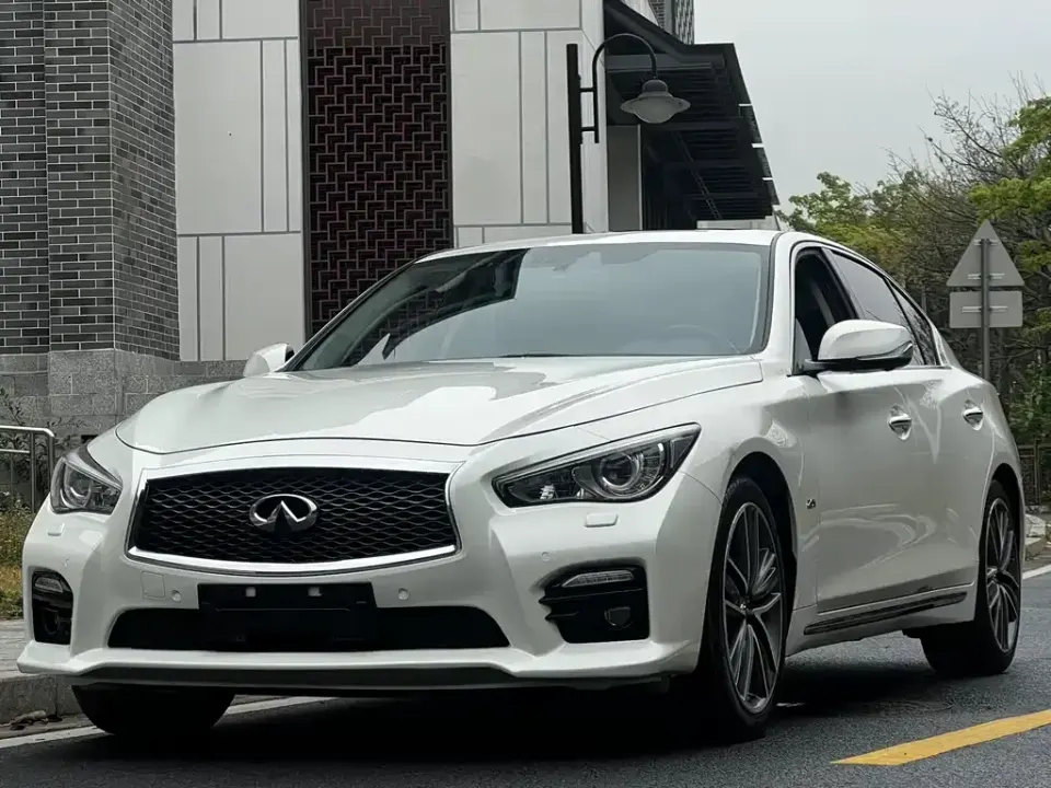 Infiniti Q50L