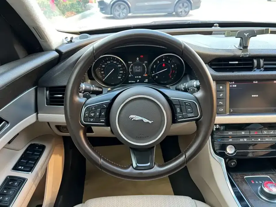 Jaguar XFL